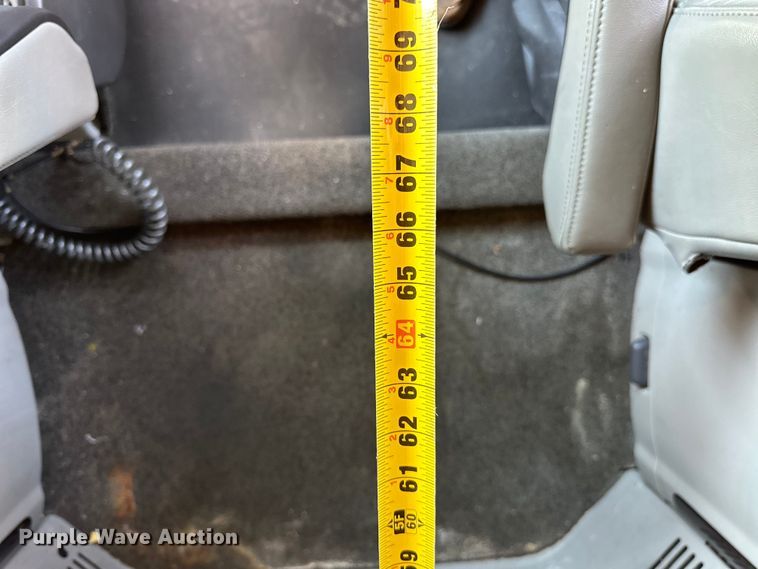 image for item ZA0423 2020 Peterbilt 579 semi truck