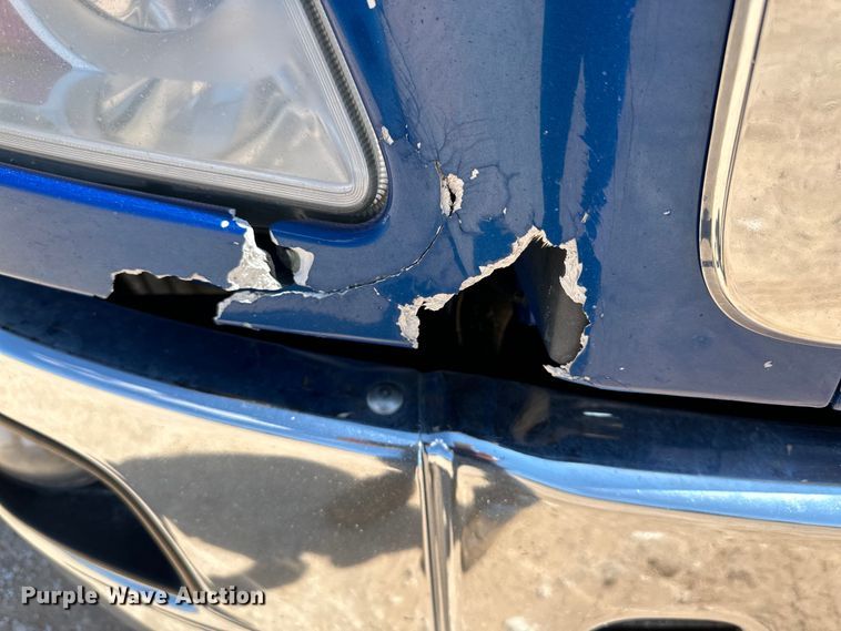 image for item ZA0423 2020 Peterbilt 579 semi truck