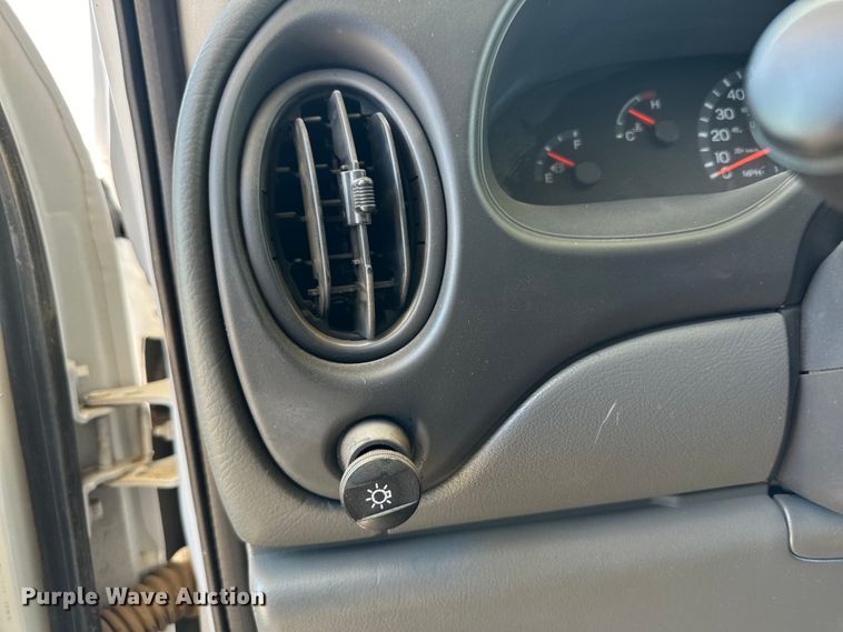 image for item DK6648 2004 Coachmen Leprechaun RV