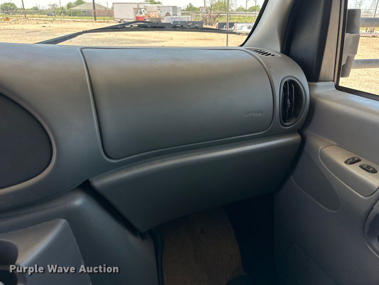 image for item DK6648 2004 Coachmen Leprechaun RV