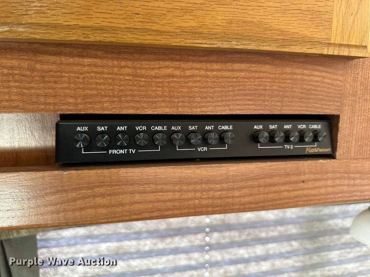 image for item DK6648 2004 Coachmen Leprechaun RV