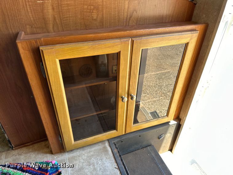 image for item DK6648 2004 Coachmen Leprechaun RV