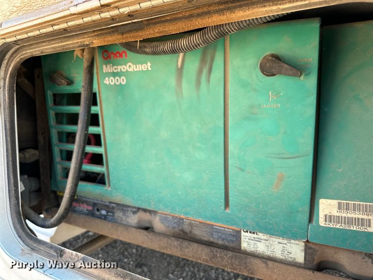 image for item DK6648 2004 Coachmen Leprechaun RV