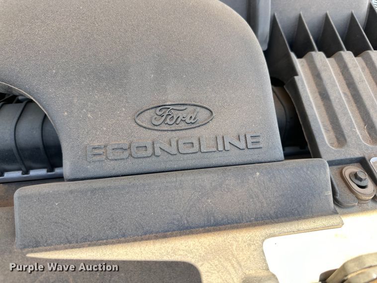 image for item DK6648 2004 Coachmen Leprechaun RV