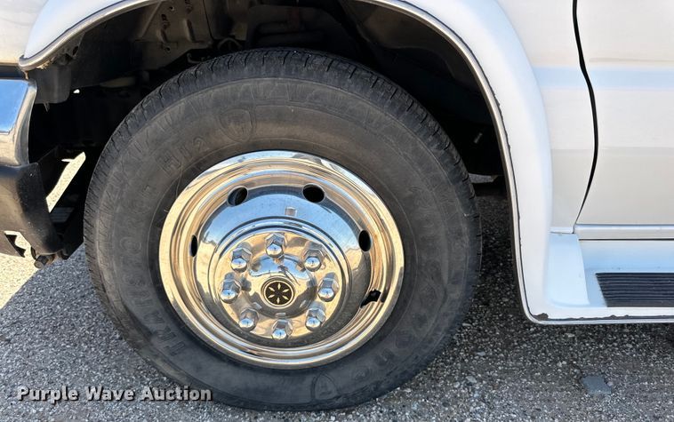 image for item DK6648 2004 Coachmen Leprechaun RV