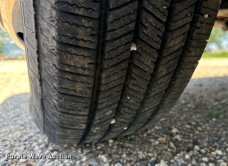 image for item DK6648 2004 Coachmen Leprechaun RV