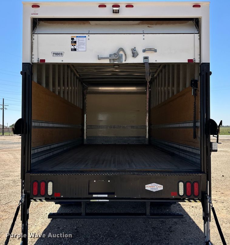 image for item DK6649 2015 Ford F550 Super Duty XL box truck