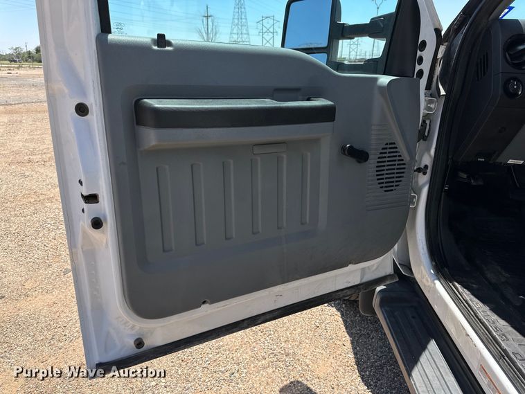 image for item DK6649 2015 Ford F550 Super Duty XL box truck