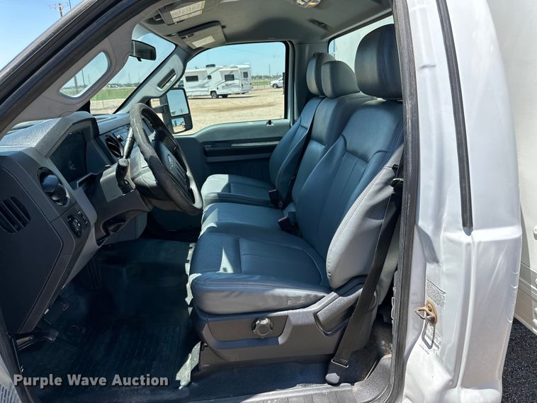 image for item DK6649 2015 Ford F550 Super Duty XL box truck