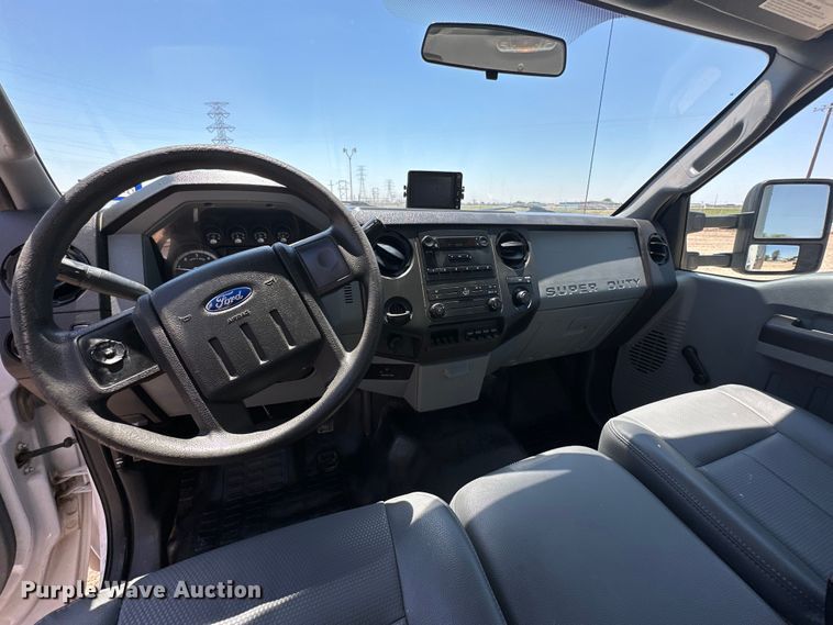 image for item DK6649 2015 Ford F550 Super Duty XL box truck