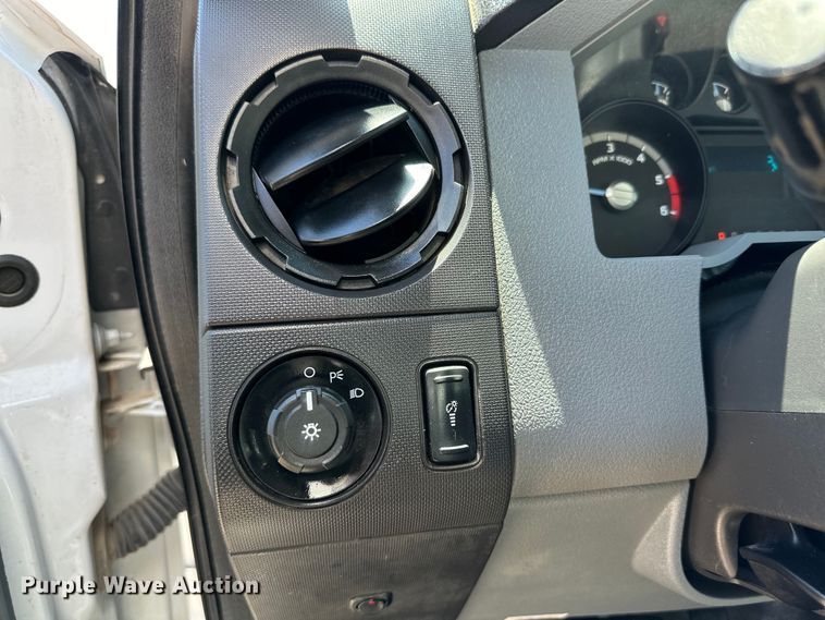 image for item DK6649 2015 Ford F550 Super Duty XL box truck