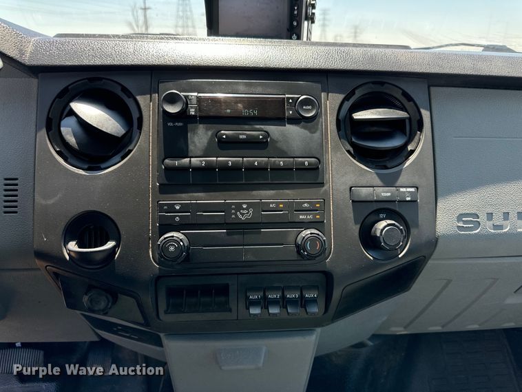 image for item DK6649 2015 Ford F550 Super Duty XL box truck