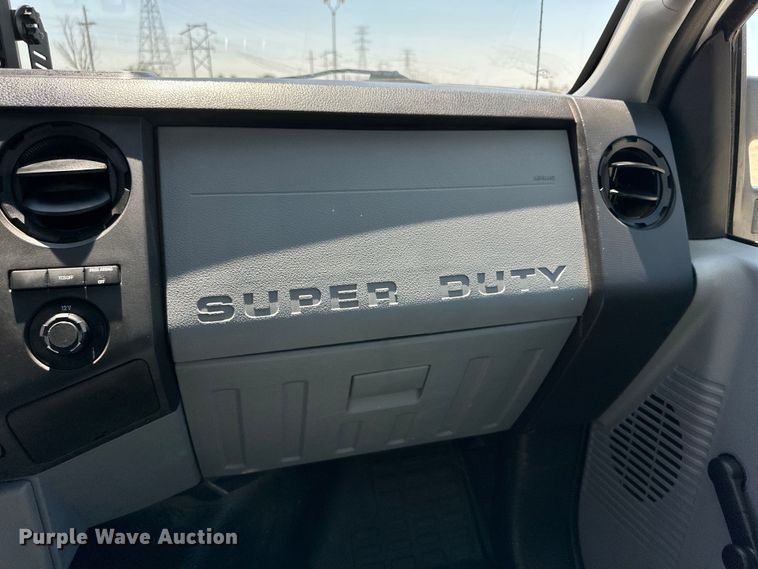 image for item DK6649 2015 Ford F550 Super Duty XL box truck