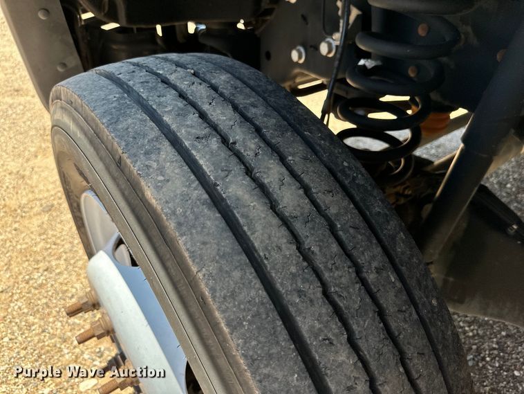 image for item DK6649 2015 Ford F550 Super Duty XL box truck