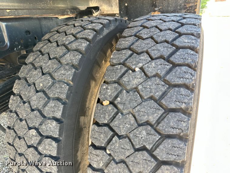 image for item DK6649 2015 Ford F550 Super Duty XL box truck