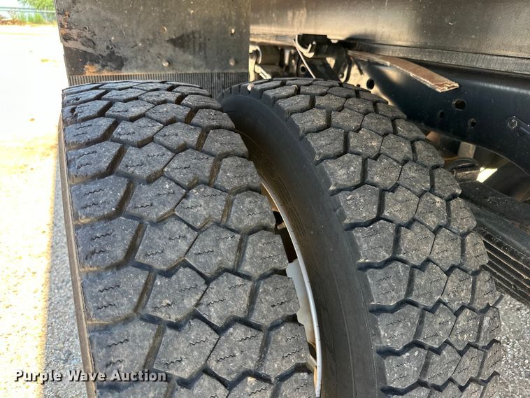 image for item DK6649 2015 Ford F550 Super Duty XL box truck