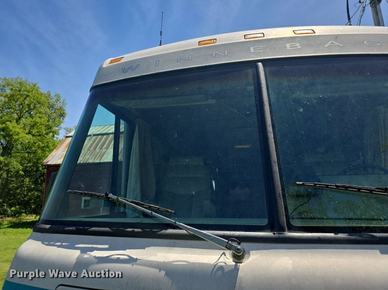 image for item DM1721 1996 Winnebago Brave RV