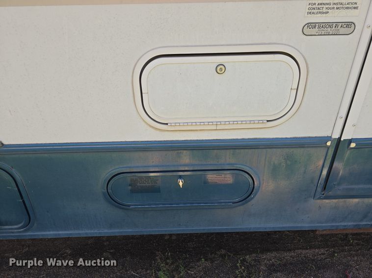 image for item DM1721 1996 Winnebago Brave RV