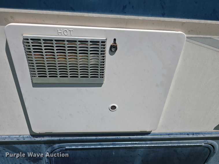 image for item DM1721 1996 Winnebago Brave RV