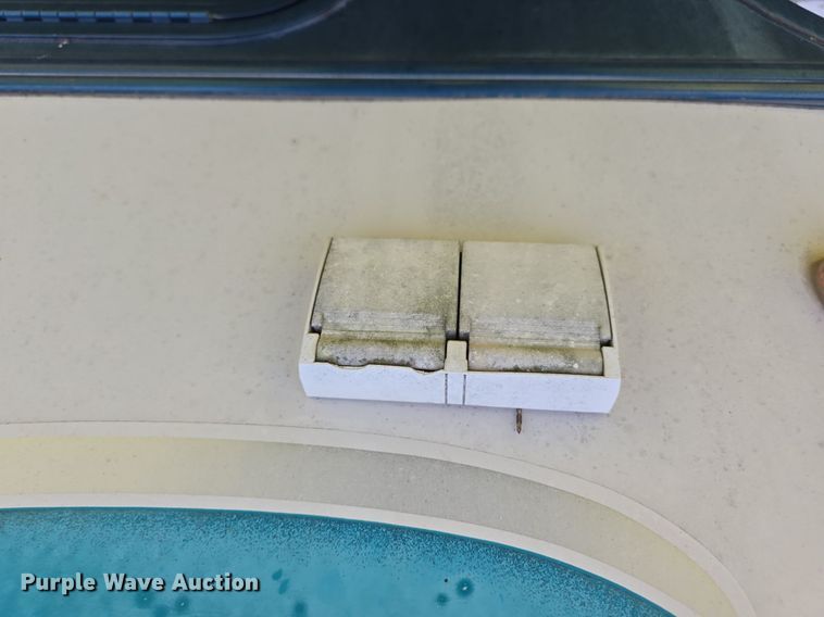 image for item DM1721 1996 Winnebago Brave RV