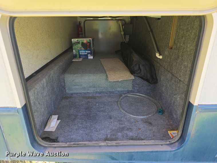 image for item DM1721 1996 Winnebago Brave RV