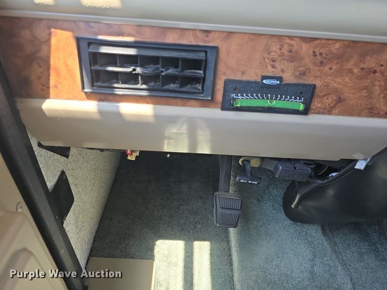 image for item DM1721 1996 Winnebago Brave RV