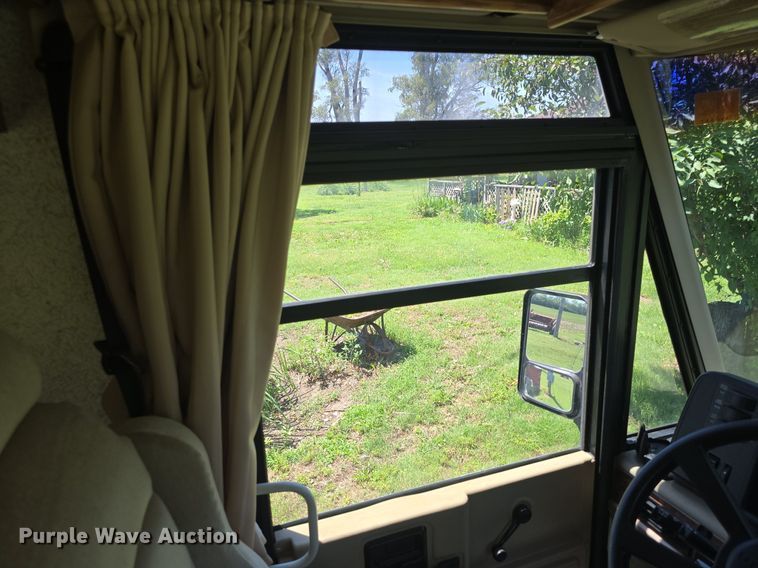 image for item DM1721 1996 Winnebago Brave RV