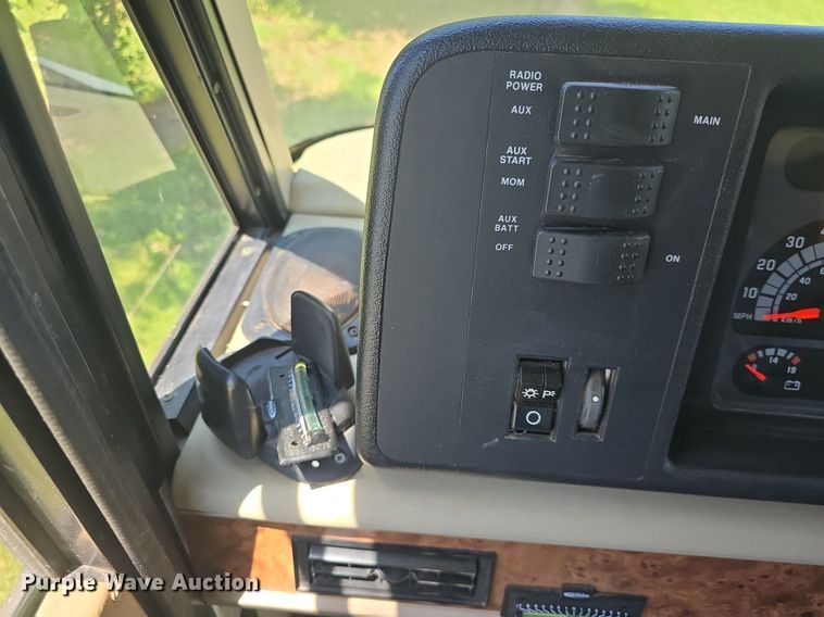 image for item DM1721 1996 Winnebago Brave RV