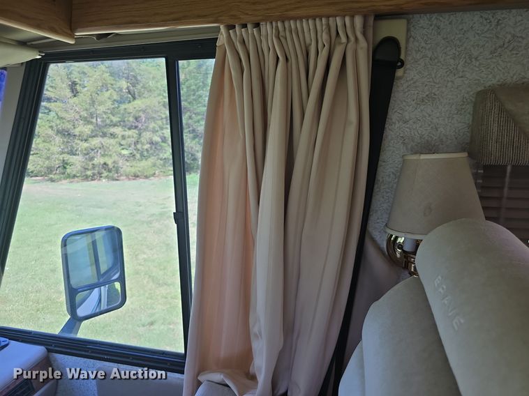 image for item DM1721 1996 Winnebago Brave RV