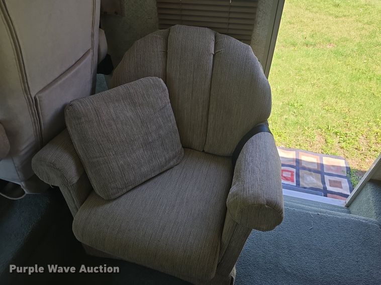 image for item DM1721 1996 Winnebago Brave RV