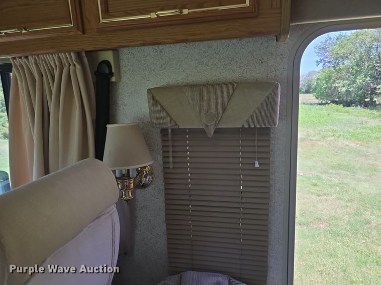 image for item DM1721 1996 Winnebago Brave RV