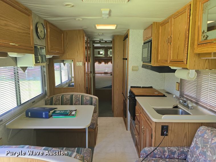 image for item DM1721 1996 Winnebago Brave RV