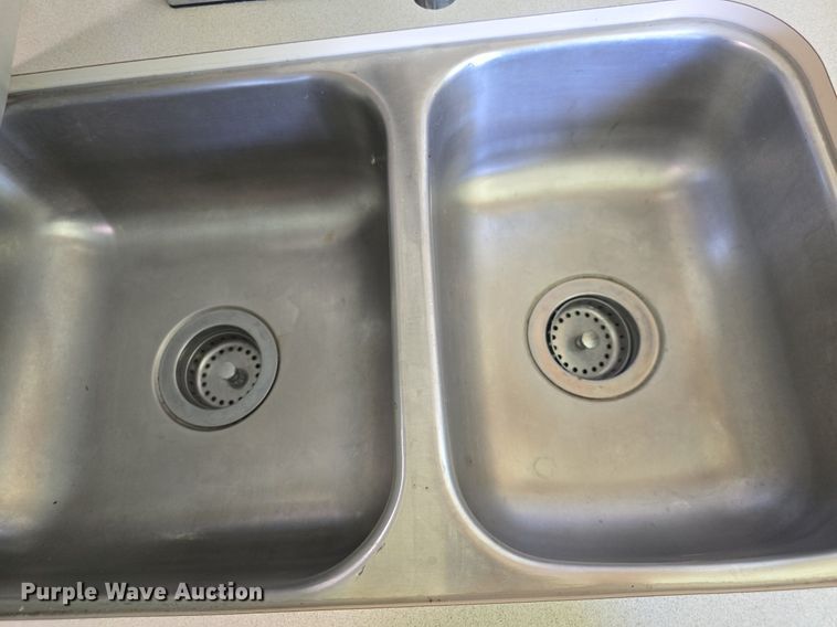 image for item DM1721 1996 Winnebago Brave RV