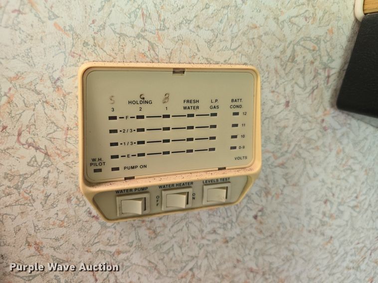 image for item DM1721 1996 Winnebago Brave RV