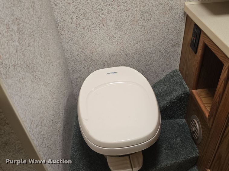 image for item DM1721 1996 Winnebago Brave RV