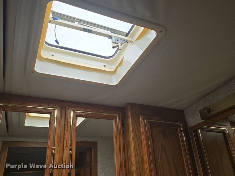 image for item DM1721 1996 Winnebago Brave RV