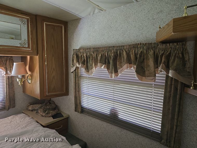 image for item DM1721 1996 Winnebago Brave RV