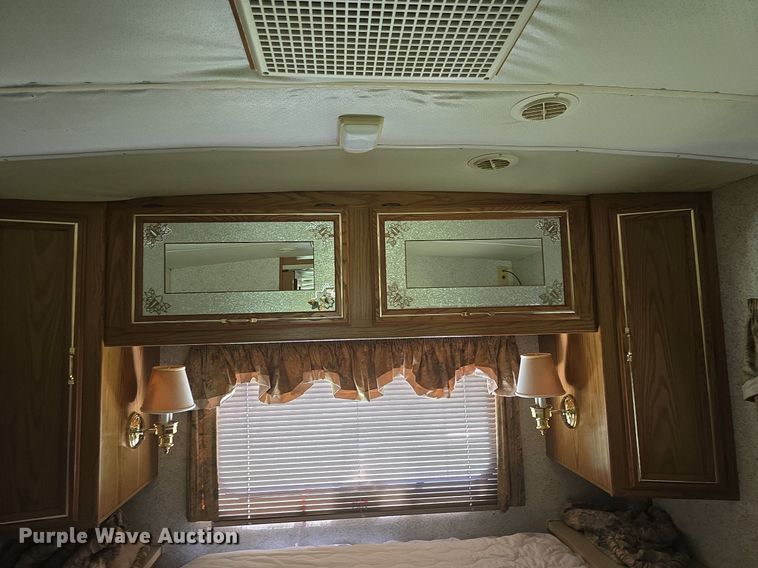 image for item DM1721 1996 Winnebago Brave RV