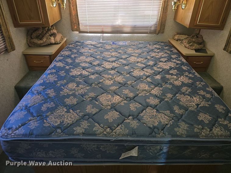 image for item DM1721 1996 Winnebago Brave RV