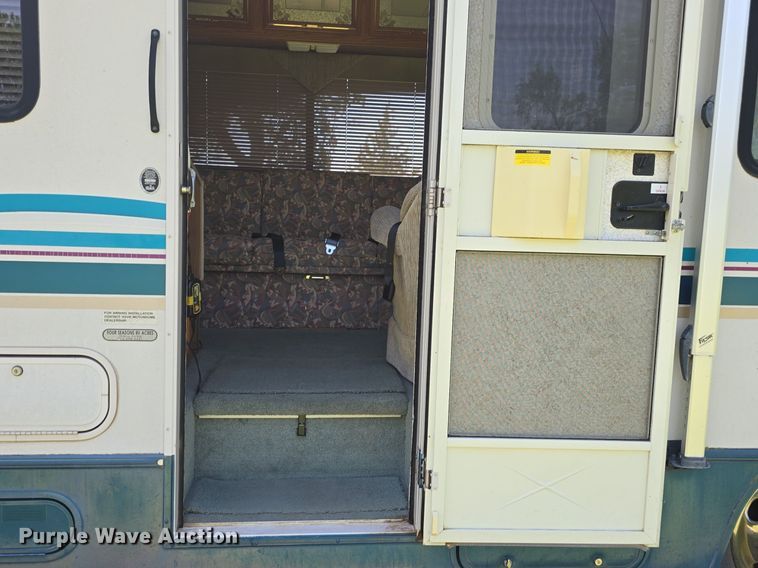 image for item DM1721 1996 Winnebago Brave RV