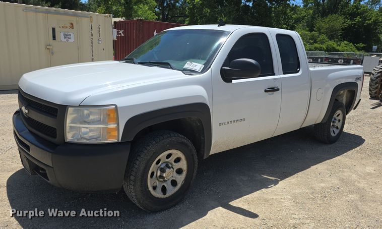 image for item DM1723 2011 Chevrolet  Silverado 1500 Ext. Cab pickup truck
