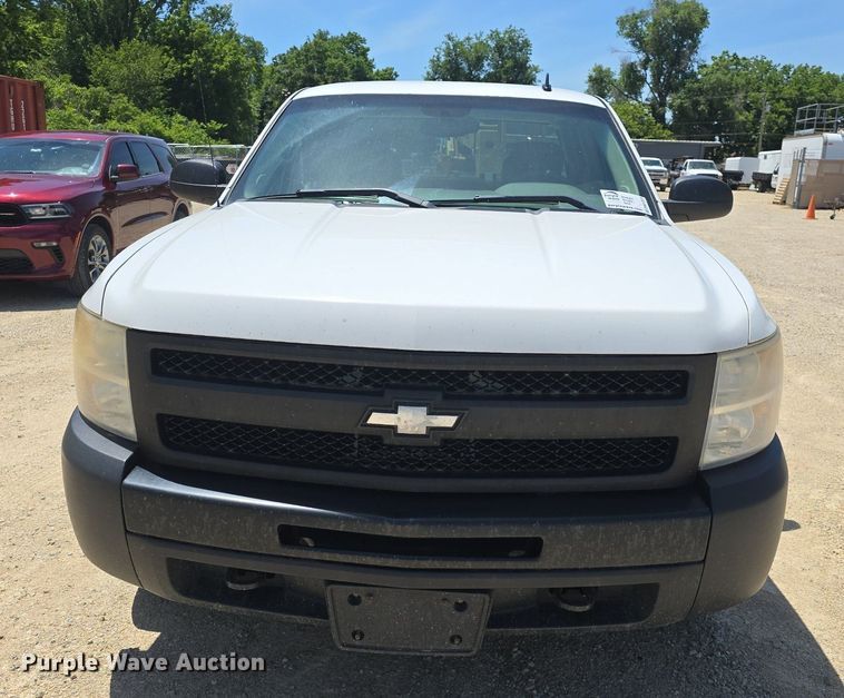 image for item DM1723 2011 Chevrolet  Silverado 1500 Ext. Cab pickup truck
