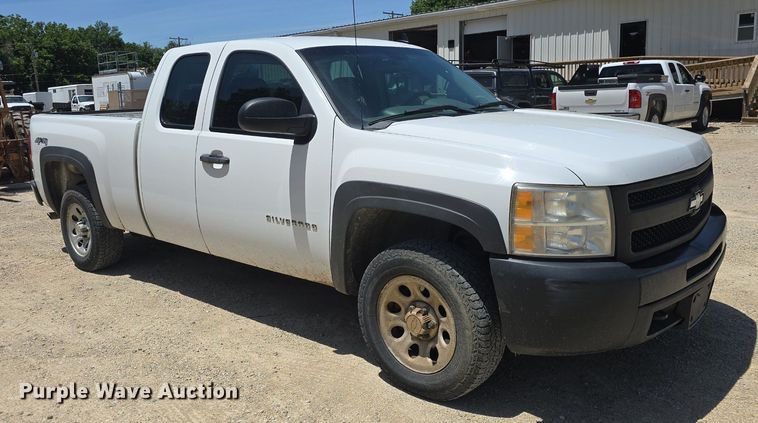 image for item DM1723 2011 Chevrolet  Silverado 1500 Ext. Cab pickup truck