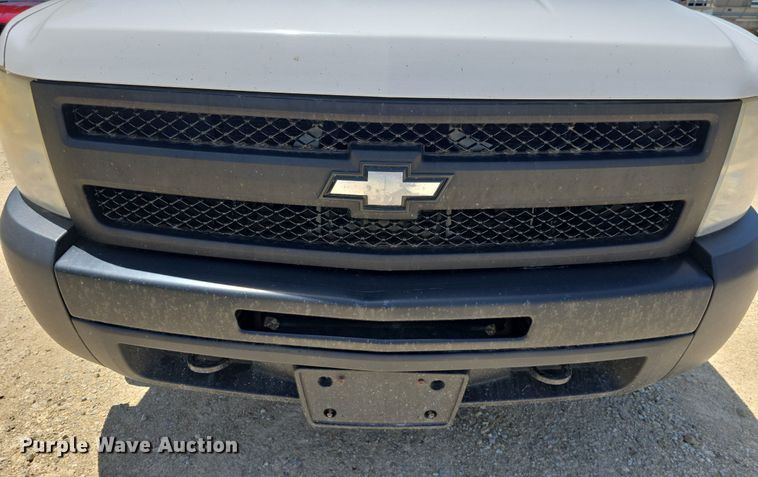 image for item DM1723 2011 Chevrolet  Silverado 1500 Ext. Cab pickup truck