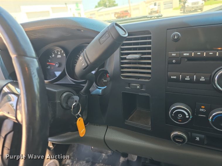 image for item DM1723 2011 Chevrolet  Silverado 1500 Ext. Cab pickup truck