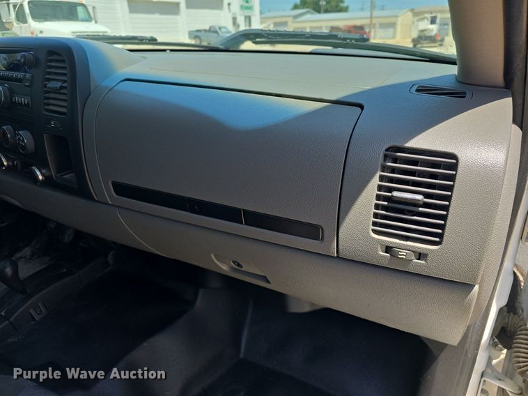 image for item DM1723 2011 Chevrolet  Silverado 1500 Ext. Cab pickup truck