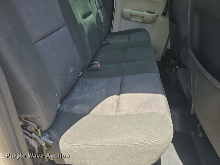 image for item DM1723 2011 Chevrolet  Silverado 1500 Ext. Cab pickup truck