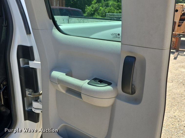 image for item DM1723 2011 Chevrolet  Silverado 1500 Ext. Cab pickup truck