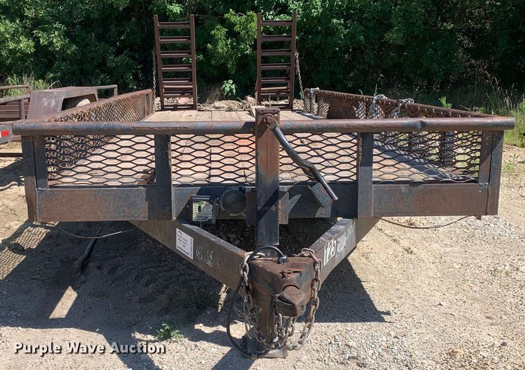 image for item DM7885 2003 Apache utility trailer