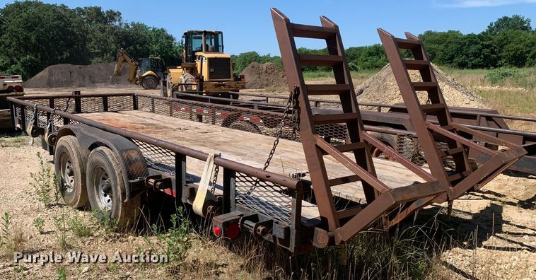 image for item DM7885 2003 Apache utility trailer